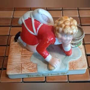 Vintage Applause 1982 Annie Hard Knock Life Ceramic Pottery Figure